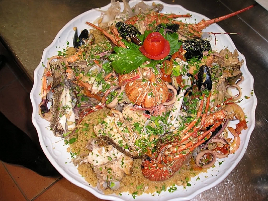 Cous Cous con Zuppa di Pesce